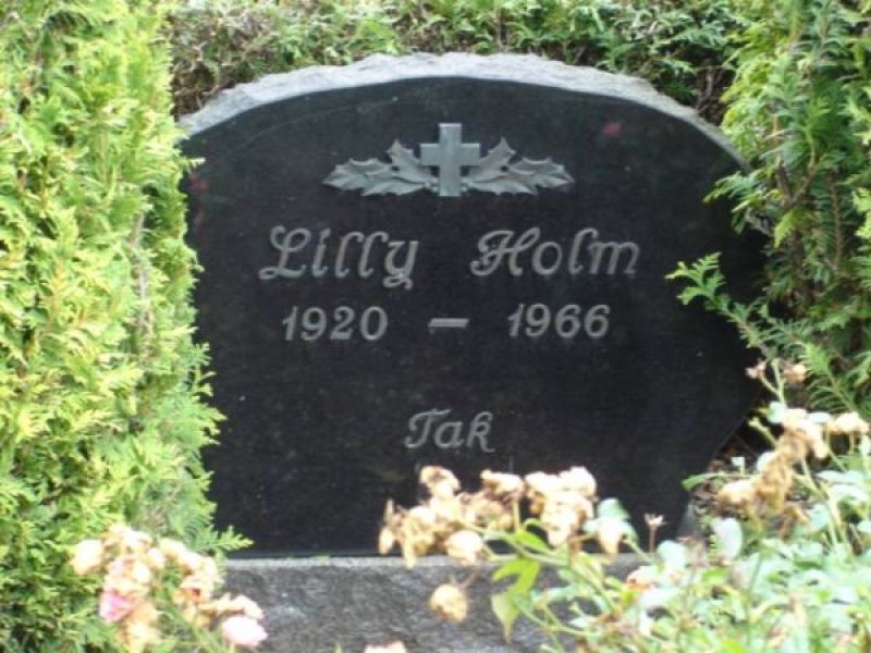 Lilly Holm.jpg